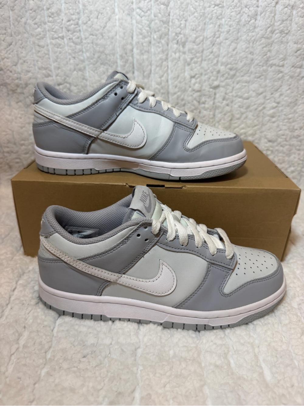 Nike dunk low GS 5.5Y Two-Toned Grey White